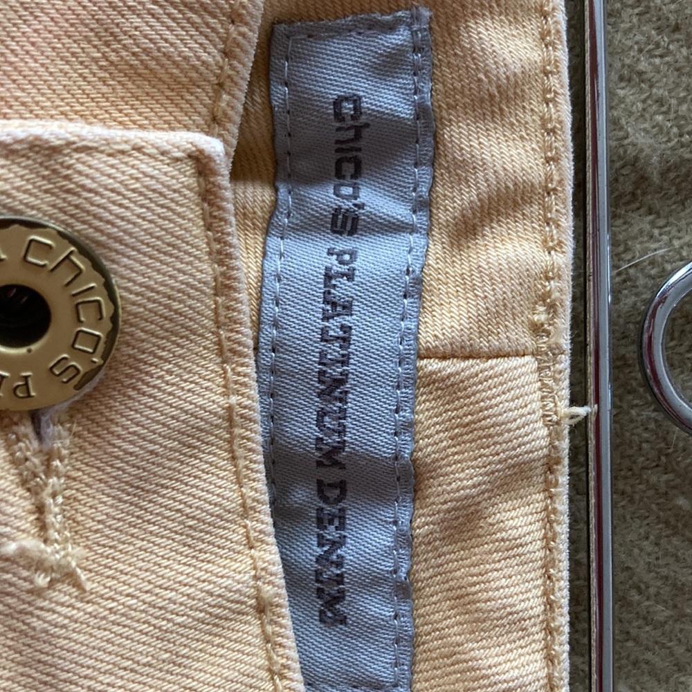 Chicos Soft yellow jeans - Picture 3 of 3